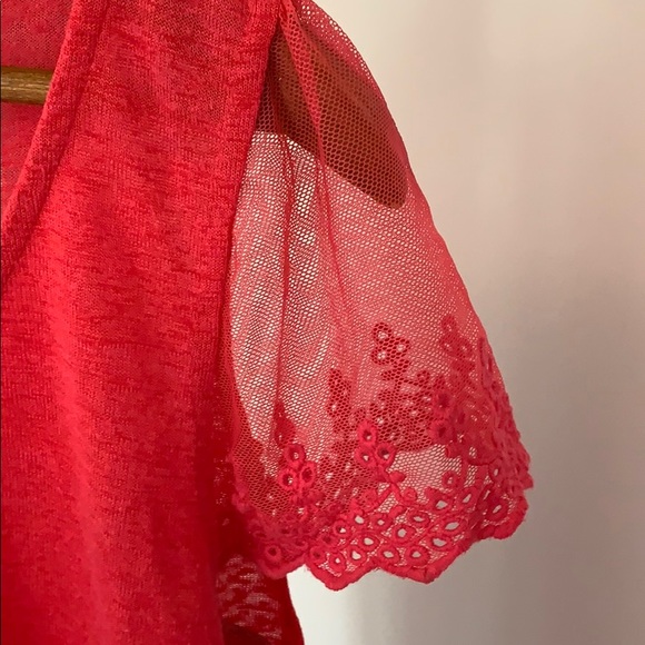 FREE WITH PURCHASE ☀️ Cute pink t-shirt with lace sleeves - Picture 4 of 6